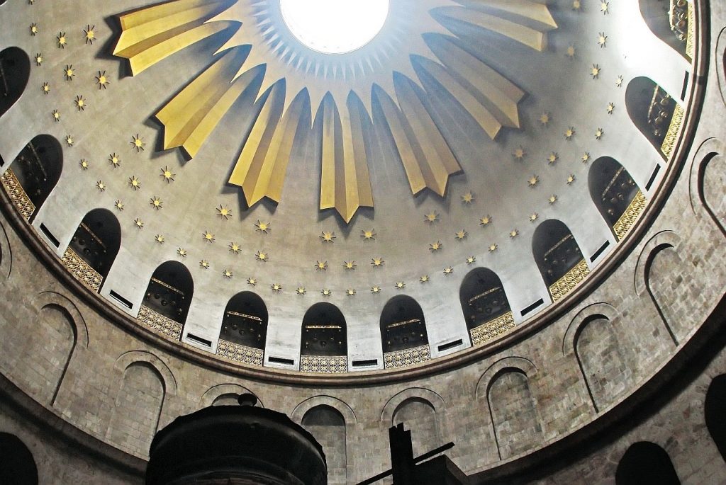 Sehnsucht nach "Salem": Kuppel der Grabeskirche in Jerusalem von innen