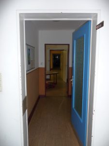 Korridor zum ehemaligen Gemeindebüro