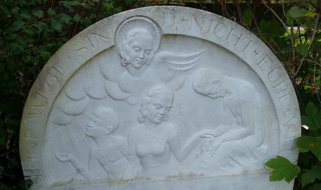 Grabdenkmal für eine Mutter und ihr zehnjähriges Kind