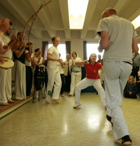 Auftritt der Capoeira-Gruppe der Paulusgemeinde